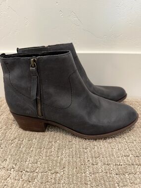 Lucky 🍀 Brand- Women's Ankle Boot - black Leather Zip Side